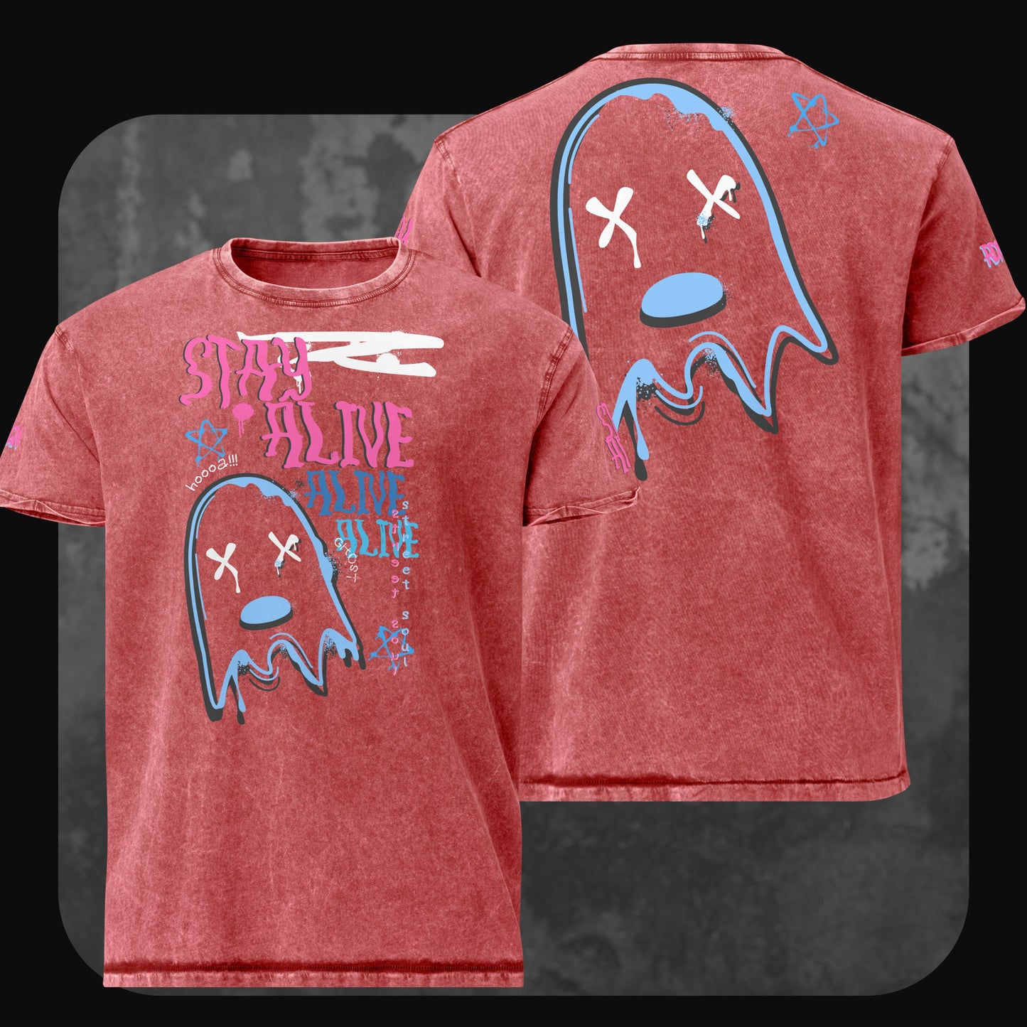 Verwaschen rotes T-Shirt mit verspieltem Ghost-Design, knalligen Farben und rebellischem Typografie-Mix.