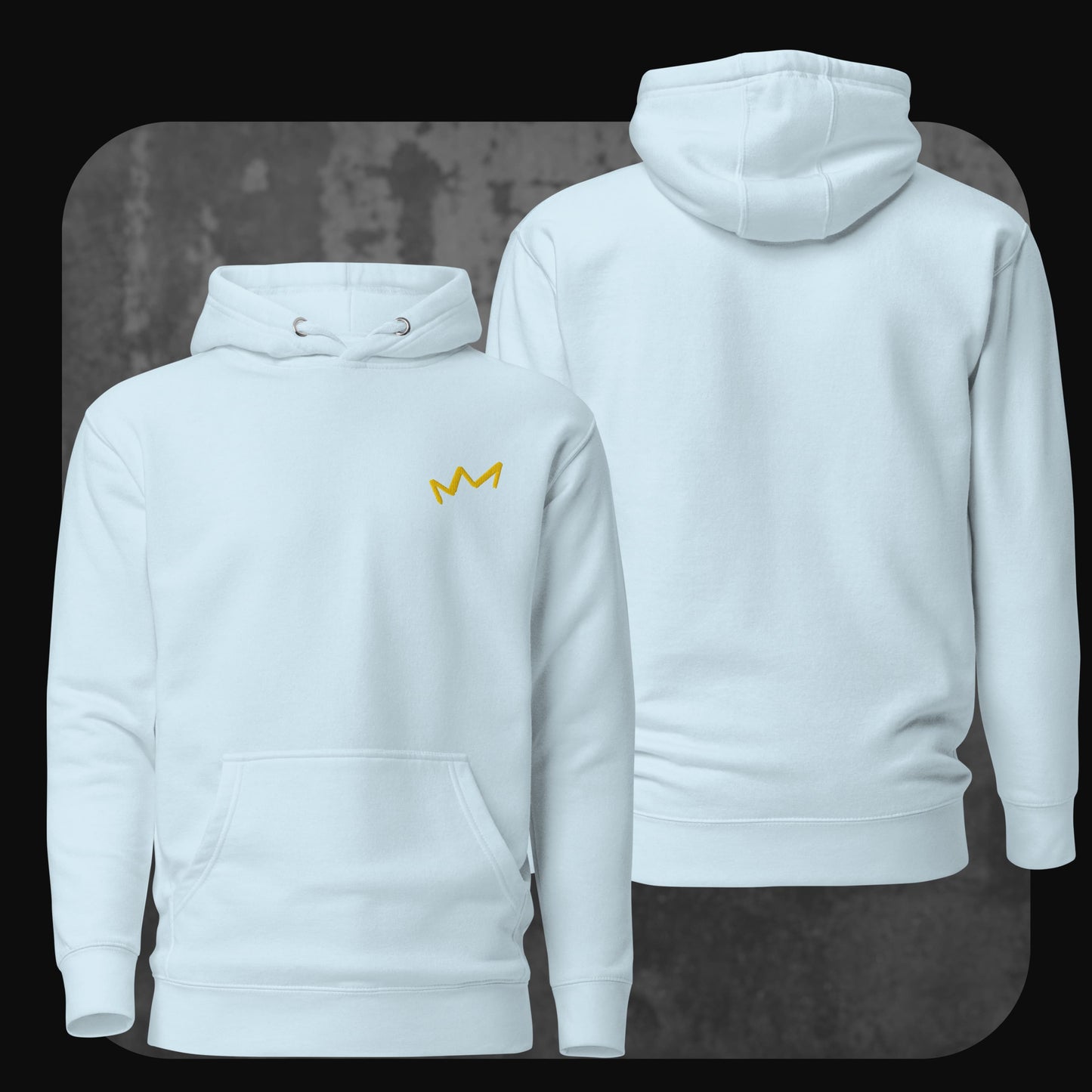 Hellblauer Hoodie mit kleiner gelber Krone links auf der Brust. Rückseite schlicht ohne Aufdruck.