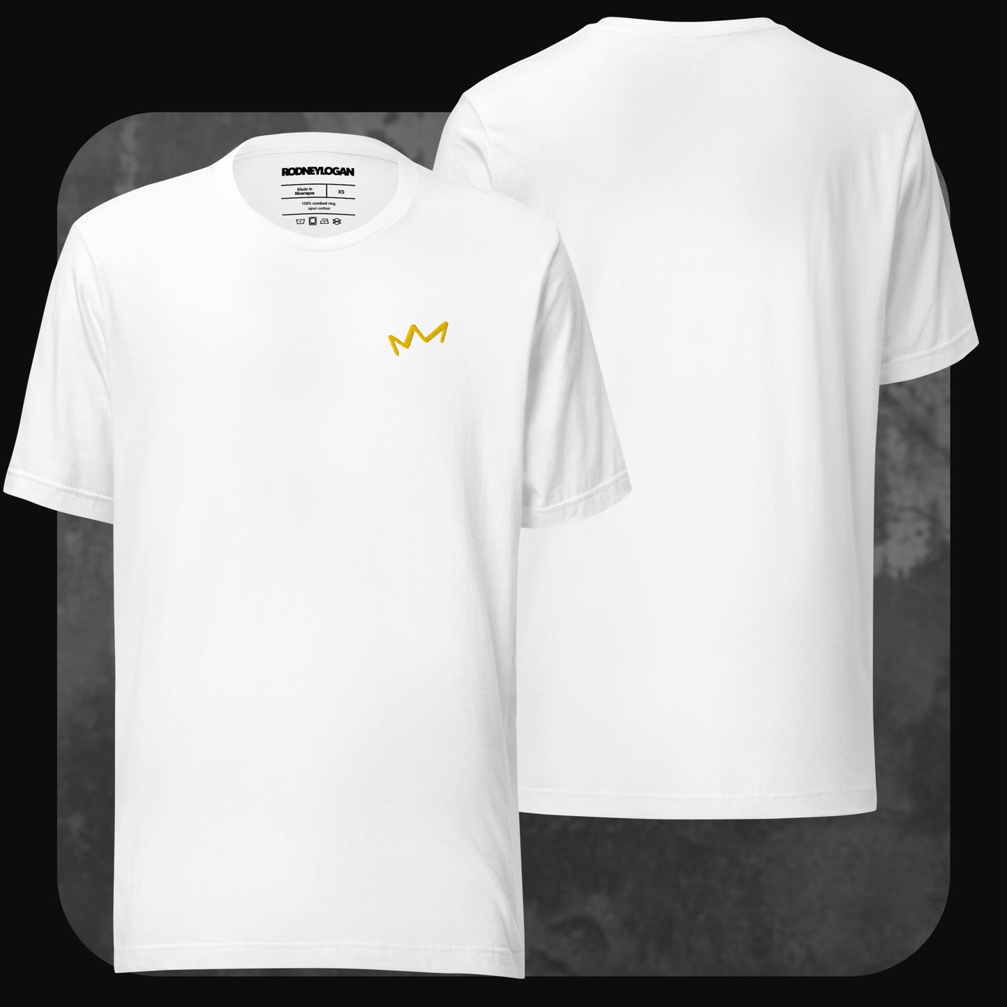 Weißes T-Shirt mit dezentem gelbem Kronenlogo links oben auf der Brust. Rückseite unbedruckt.
