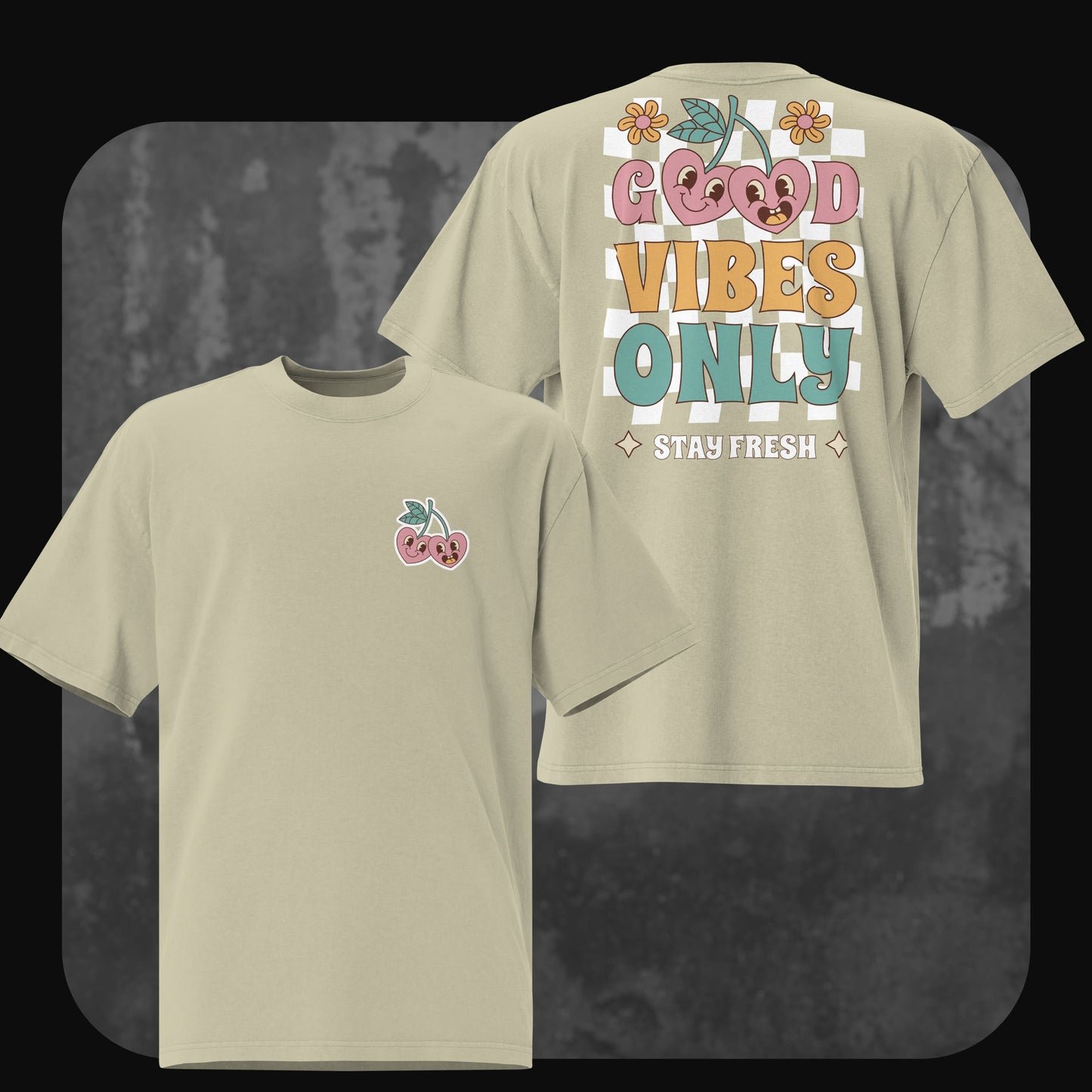 Oversized T-Shirt ‘Good Vibes Only’ in Faded Eucalyptus, Vorderseite mit Kirschen, Rückseite mit großem, farbigem Statement-Print.