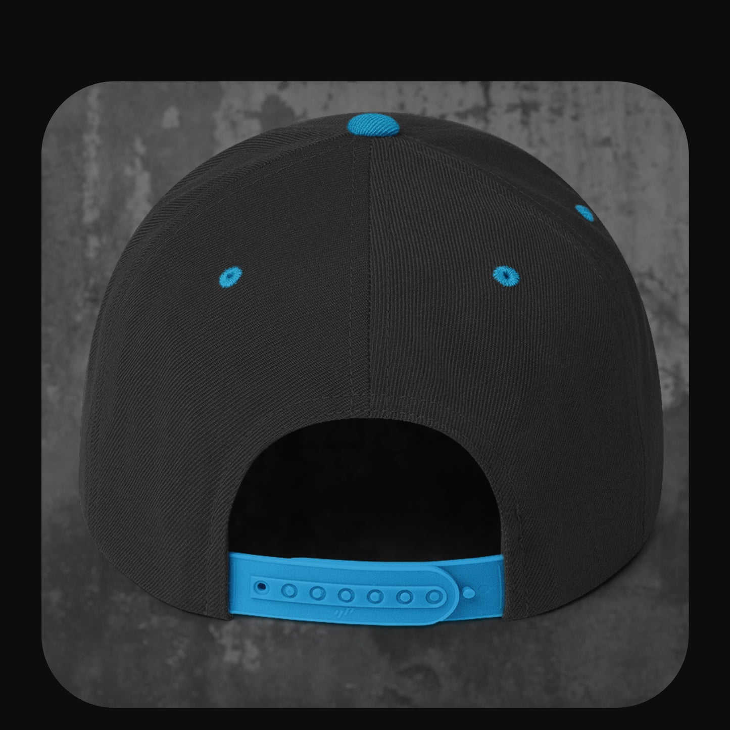 Rückansicht der Cap mit verstellbarem blauem Snapback-Verschluss