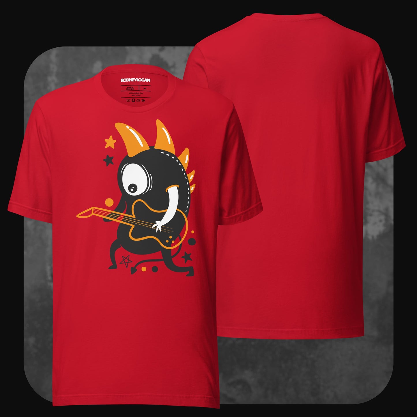 Rotes T-Shirt mit großem Druck eines schwarzen, einäugigen Monsters mit orangen Rückenstacheln, das eine Gitarre spielt, dekoriert mit Stern- und Punktgrafiken; Rückseite unbedruckt.