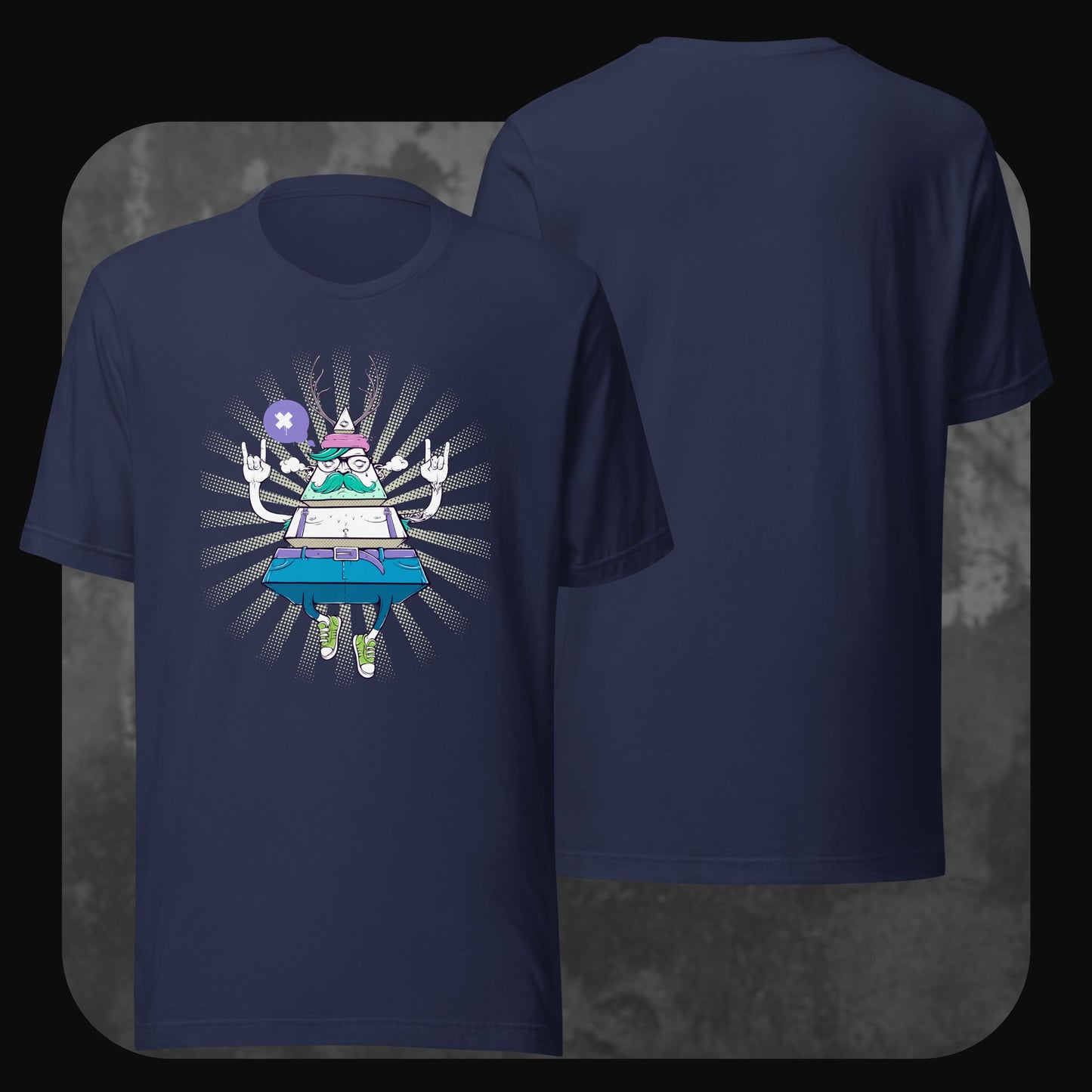 Dunkelblaues T-Shirt mit bunter Cartoon-Grafik eines meditierenden, pyramidenförmigen Charakters mit Brille, Hut und erhobenen Händen im Rock-Gruß, umgeben von Strahlen. Rückseite schlicht.
