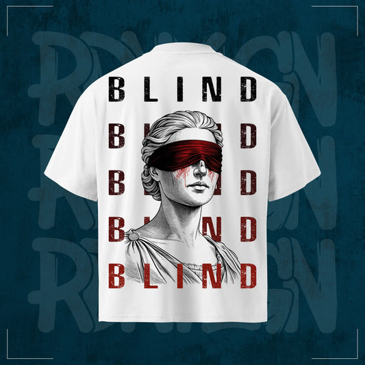Weißes RodneyLogan Blind Oversized T-Shirt mit großem Rückenprint einer verbundenen Statue und „Blind“-Schriftzug auf dunkelblauem Hintergrund.