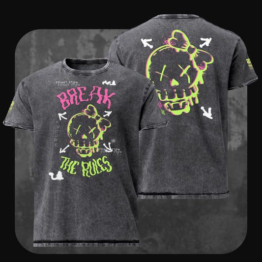 Schwarzes Denim-T-Shirt mit Front-Print "BREAK THE RULES" in Neonfarben; Rückseite mit großem, farbigem Skull mit Schleife.
